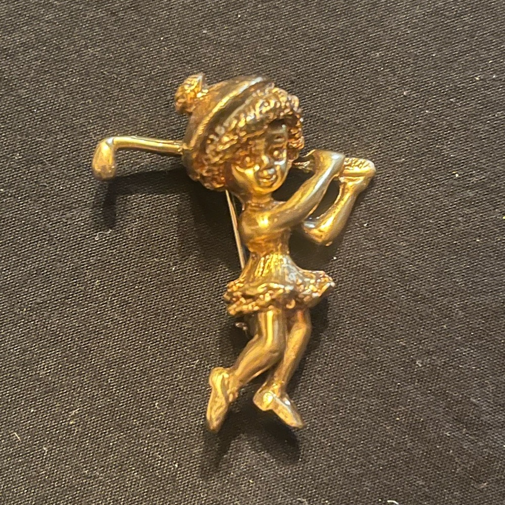 Vintage Gold Tone Miniature Girl Golfer brooch